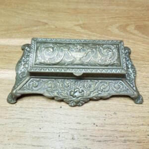 ANTIGUA CAJA DE BRONCE PARA GUARDAR SELLOS DE CORREOS